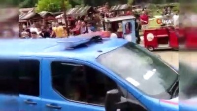 tur otobusu -  Uzungölde’ki olayların baş aktörü ‘mavi tişörtlü’ hakkında inceleme başlatıldı  Videosu