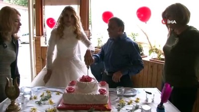 engelli ogretmen -  Aşkları engel tanımadı...İstanbul'da görev yaparken birbirine aşık olan görme engelli öğretmen çift Adana'da evlendi  Videosu