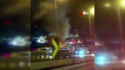 trafik yogunlugu -  Seyir halinde minibüs alev alev böyle yandı  Videosu