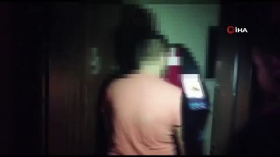 polis kamerasi -  Eyüpsultan’da sahte içki deposuna polis baskını kamerada  Videosu