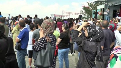  Türk Yıldızları'nı ve Solo Türk’ü binlerce kişi izledi