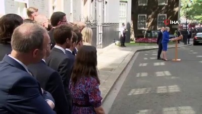  - İngiltere'de başbakanlık görevinden istifa eden Theresa May, “Parlamentonun bir üyesi olarak görevime devam etmekten gurur duyuyorum” sözleriyle Downing Street’ten ayrıldı.