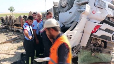  Karaman’da süt tankeri devrildi: 1 ölü