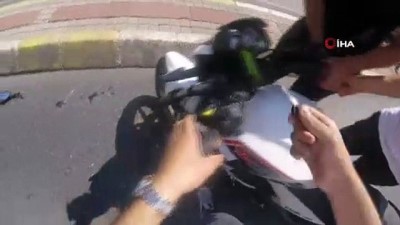 belediye otobusu -  Otobüsü sollamak isteyen motosikletli gencin kazası kamerada  Videosu