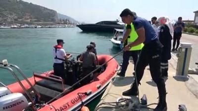 cenaze araci -  Alanya'da denizde erkek cesedi bulundu  Videosu