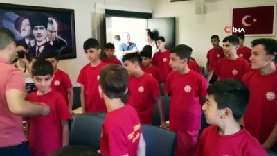 eziler -  Bu çocuklar hayatlarında ilk kez denize girdi  Videosu