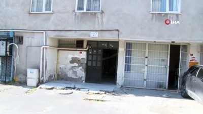 kiz arkadas -  Eline aldığı silah patladı, erkek arkadaşını vurdu  Videosu