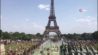 belediye calisani -  - Fransa'da 20 kentte kırmızı alarm uyarısı
- Sıcak havadan kavrulan Parisliler Eyfel'in havuzuna akın etti Videosu