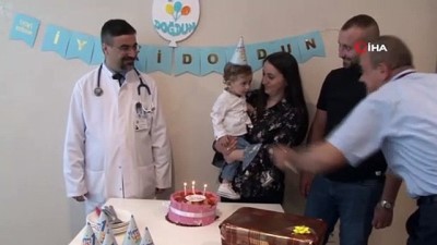 talihsiz bebek -  Yaşamaz denen Poyraz bebek ilk doğum gününü hayatını kurtaran doktorla kutladı  Videosu