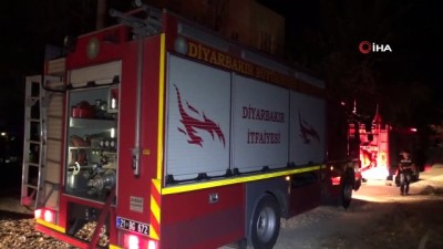 bebek -  Diyarbakır’da korkutan ahır yangını Videosu