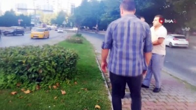 kucuk kiz -  Kızına araba çarpan annenin sinir krizi geçirdiği anlar kamerada  Videosu