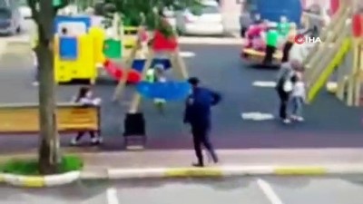 cocuk parki -  - Rusya'da Çocuk Parkında 20 Bıçak Darbesiyle Cinayet  Videosu