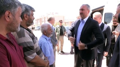 Adalet Bakanı Gül, şehit ailesine taziye ziyaretinde bulundu - GAZİANTEP