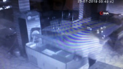  Midyat’ta lokantaya girip hırsızlık yapan zanlı yakalandı 