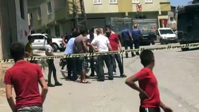 silahli kavga -  Şanlıurfa’da silahlı kavga, baba ile 3 oğlu vuruldu  Videosu