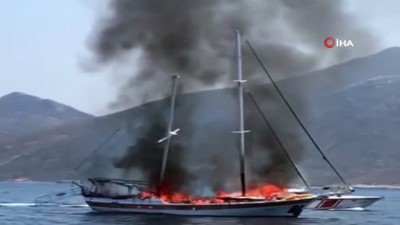 surat teknesi - Sürat teknesi alev alev yandı Videosu