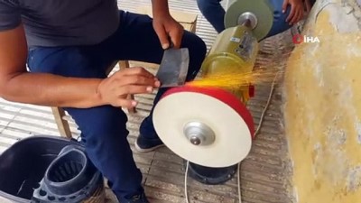 yogun mesai -  Yavuzeli’nde bayram öncesinde bıçak bileme mesaisi  Videosu