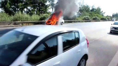 yangina mudahale - Adana'da seyir halindeki otomobil yandı Videosu