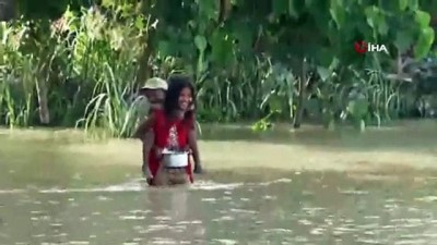 yolcu treni -  - Hindistan’daki sel felaketinde bilanço artıyor
- Trende mahsur kalan bin kişi kurtarıldı  Videosu