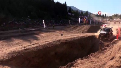 efes - Off-Road yarışlarında Gürcü sürücü takla attı Videosu