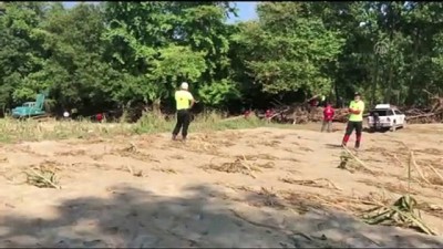 su baskini - Uğurlu köyüne 1 kilometre uzaklıkta bir çocuk cesedi bulundu (2) - DÜZCE Videosu