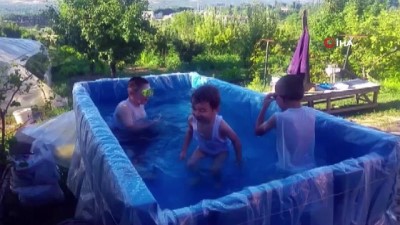  Çocukları için römorku havuza çevirdi 