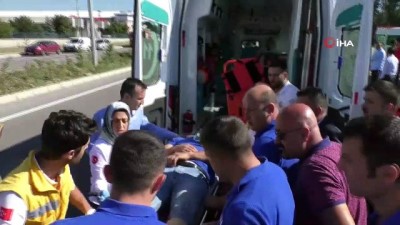 polis ozel harekat -  Sivas’ta özel harekat polislerini taşıyan servis kamyonetle çarpıştı: 5 yaralı  Videosu