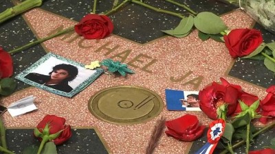 Ölüm yıl dönümünde Michael Jackson'ın sevenlerinden çocuk istismarı iddialarına tepki 