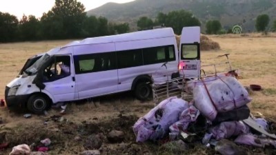 İşçileri taşıyan minibüs devrildi: 9 yaralı - DİYARBAKIR