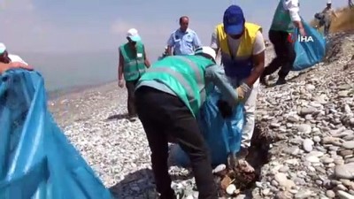 rturk -  Yükümlüler Van Gölü sahilini temizledi  Videosu
