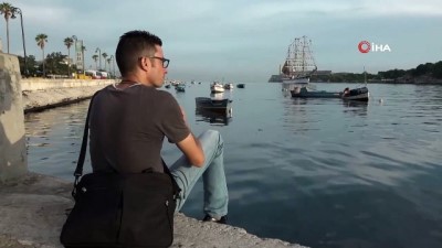 dinler - - Denizcilerin Yelken Direkleri Üzerinde Bulunduğu Donanma Gemisi Havana Ziyaretinde Videosu
