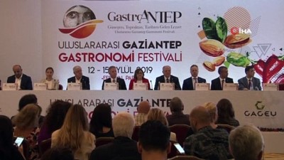  Fatma Şahin, Gastronomi Festivali’nin tanıtım toplantısında elleriyle katmer yaptı 