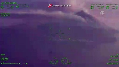 orman mudurlugu - İtalya'daki Stromboli Yanardağı'nın patlaması - Yanardağı havadan görüntülendi - SİCİLYA  Videosu