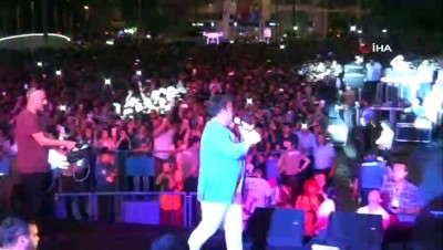 festival -  Hatay'ın İskenderun ilçesinde vatandaşlar kurtuluş günü konserinde coştular  Videosu