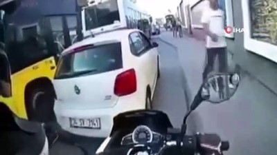 motosiklet surucusu -  Kadın sürücüden motosikletliye ilginç tepki: “Ne duruyorsun bas git. What the hell'  Videosu