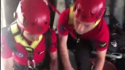 sparta - Kayalıklardan düşen üniversite öğrencisini jandarma kurtardı - ISPARTA Videosu