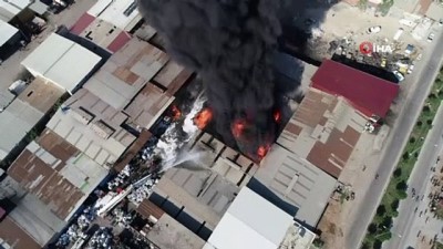  Adana’da plastik geri dönüşüm fabrikasında büyük yangın