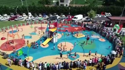  Çocuklar hem kaydı, hem serinledi...Bursa’nın ilk su oyunları parkı havadan görüntülendi 