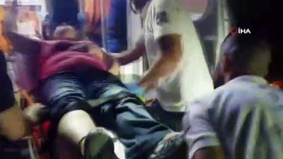 kirmizi isik -  Kazazededen şoke eden hareket...Yaralanan genç adam ambulansta fotoğrafını çekip yaralı haline baktı  Videosu
