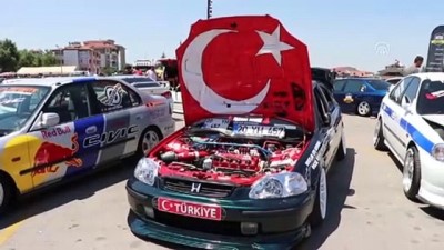 Modifiye araç tutkunları Denizli'de buluştu