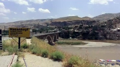 baraj golu - Tarihi Hasankeyf Kalesi'ne tekneyle ulaşılacak - BATMAN  Videosu