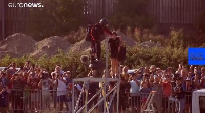 Fransız 'uçan asker' flyboard ile Manş Denizi'ni geçerken suya düştü 