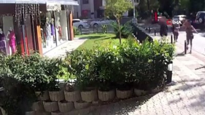  Kadıköy’de kadın hırsızlar önce kameraya sonra polise yakalandı 