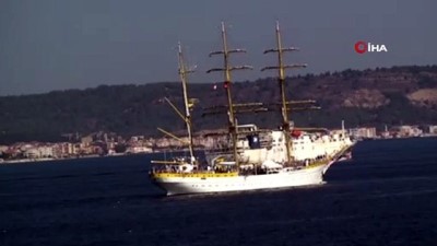  Romanya okul gemisi Çanakkale Boğazı'ndan geçti 
