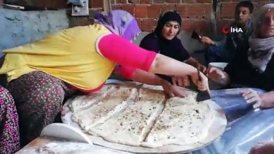 kurban bayrami -  Köylü kadınlar bayramda bu lezzet için bir araya geliyor  Videosu
