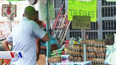 Venezuelalılar İşlerini Bırakıp Sokaklarda Satıcılık Yapıyor