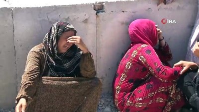 kucuk kiz -  Bayram günü ölen evlada son bakış...Demiryolundan karşıya geçmeye çalışırken tren çarptı  Videosu