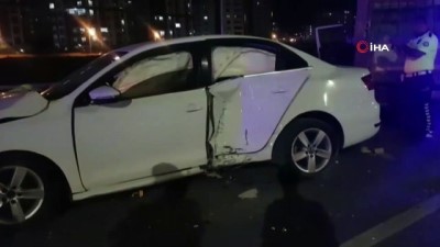  Kamyonet ile otomobil çarpıştı: 1 ölü, 1 yaralı 