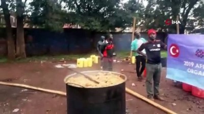muslumanlar -  - Uganda’da hayırseverlerden Kurban Bayramı’nda her gün 5 bin kişiye yemek dağıtımı  Videosu