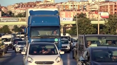 askeri personel -  Pendik’te 4 araç birbirine girdi: 2 yaralı  Videosu